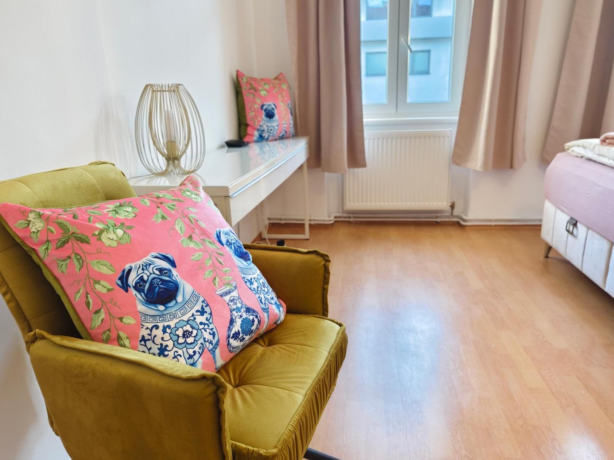 The Rose Apartment - Near Schoenbrunn Palace Wien Exteriör bild